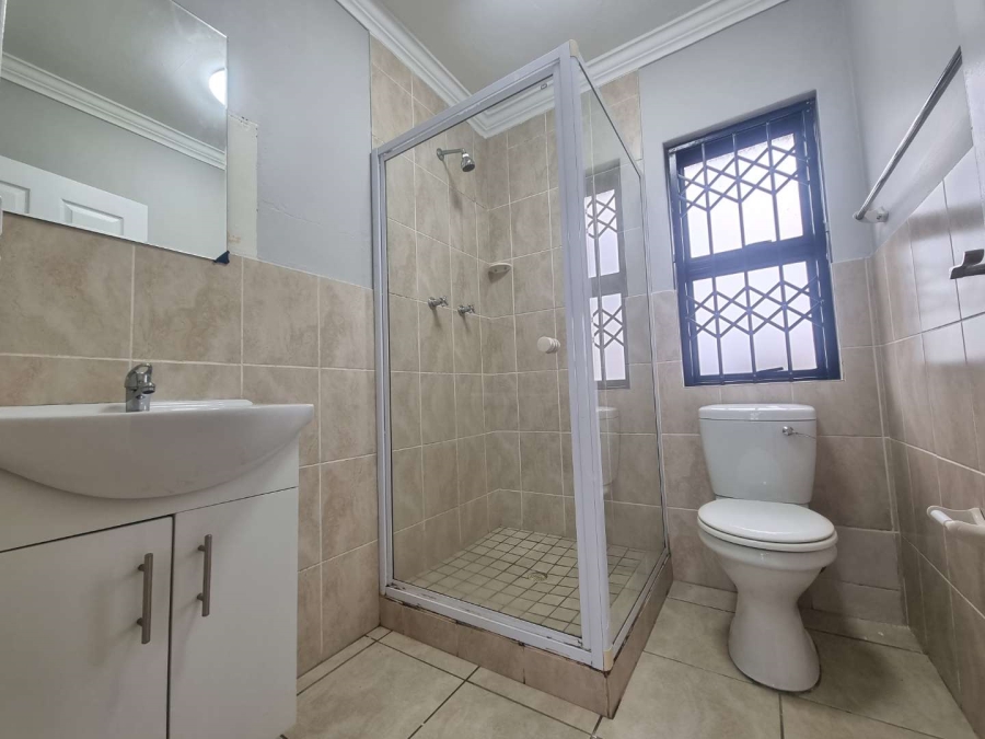 To Let 2 Bedroom Property for Rent in Royal Ascot Western Cape